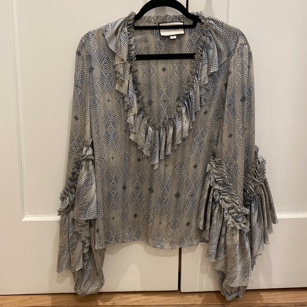 Gorgeous top! Alexis